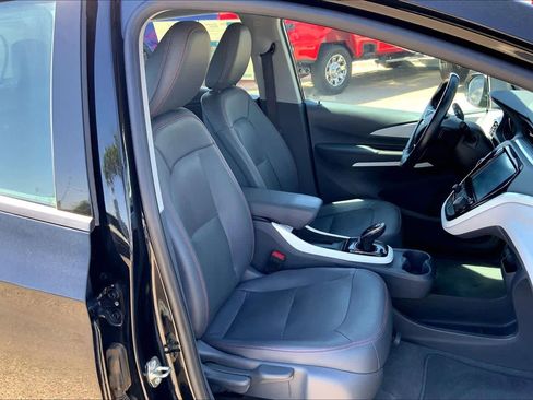 Used 2019 Chevrolet Bolt Premier w/ Infotainment Package FWD image 8