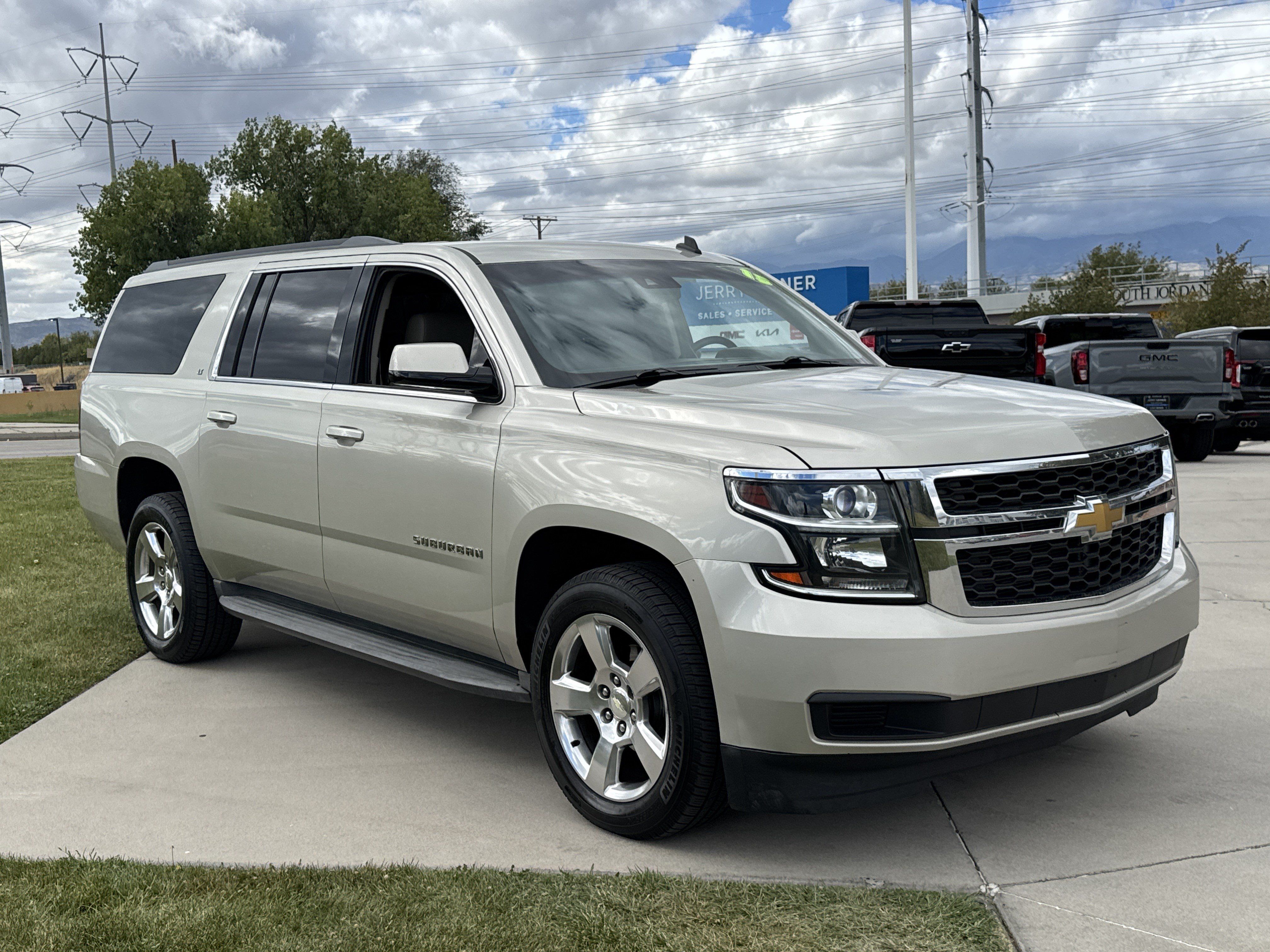 Used 2015 Chevrolet Suburban LT AWD/4WD image 7