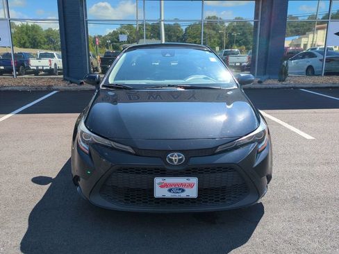 Used 2020 Toyota Corolla LE FWD image 2