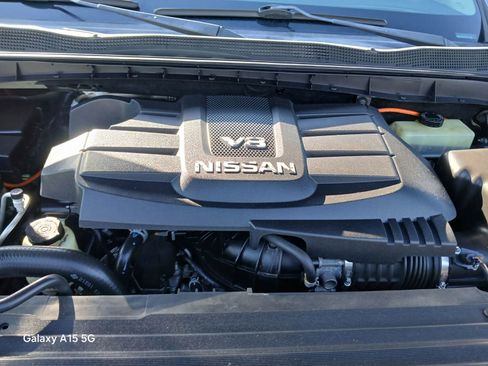 Used 2018 Nissan Titan SV RWD image 25