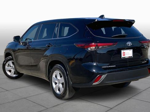 Certified 2024 Toyota Highlander LE image 12