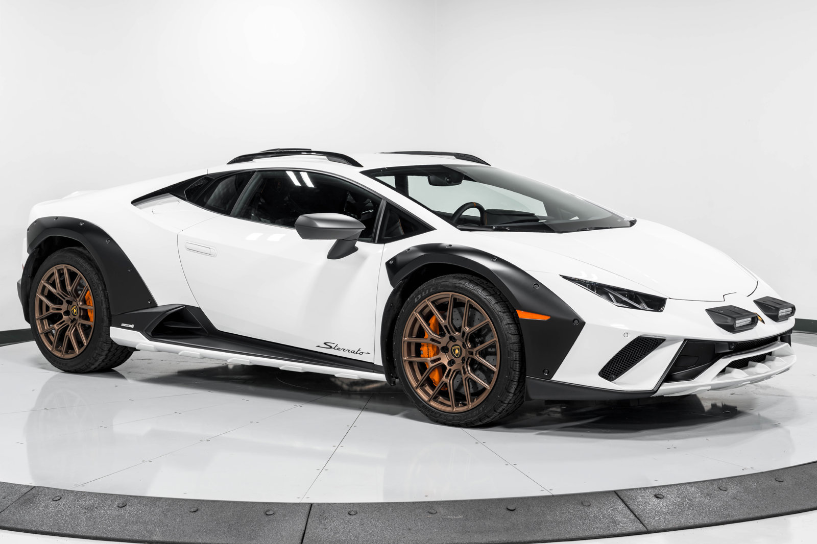 Used 2023 Lamborghini Huracan Sterrato AWD/4WD image 40