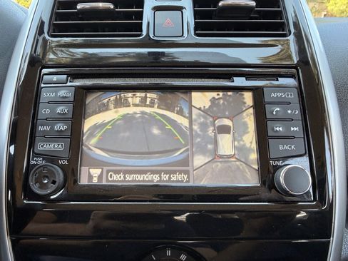 Used 2015 Nissan Versa Note FWD image 24