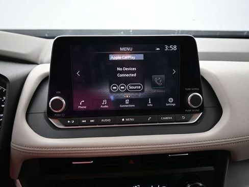 Used 2025 Nissan Rogue SV AWD/4WD image 18