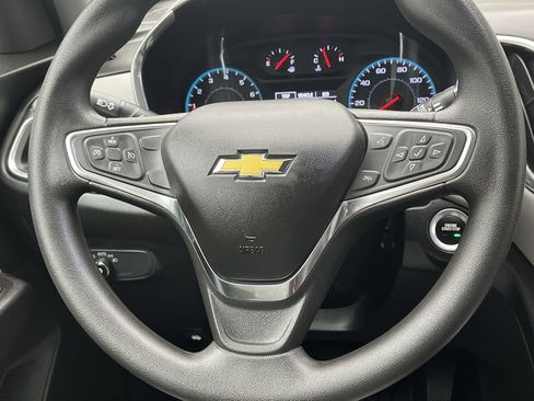 Used 2018 Chevrolet Equinox LS image 12