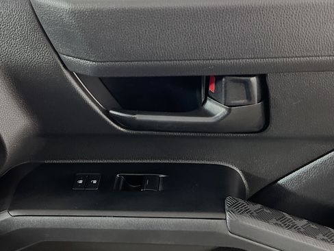 Used 2025 Toyota Tacoma SR5 image 31