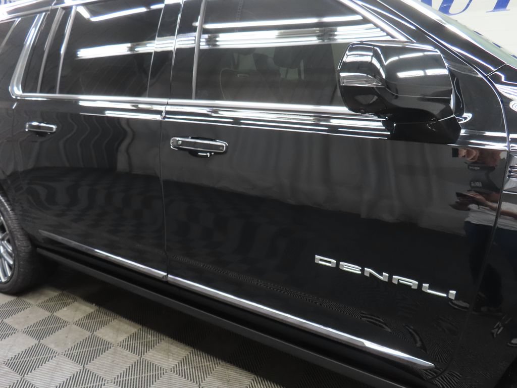 Used 2025 GMC Yukon XL Denali Ultimate AWD/4WD image 42