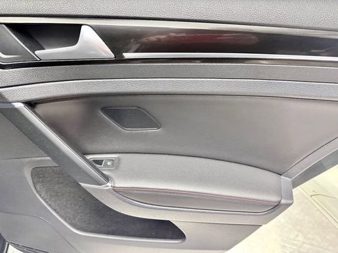 Used 2016 Volkswagen GTI SE w/ Lighting Package (SEL) FWD image 18