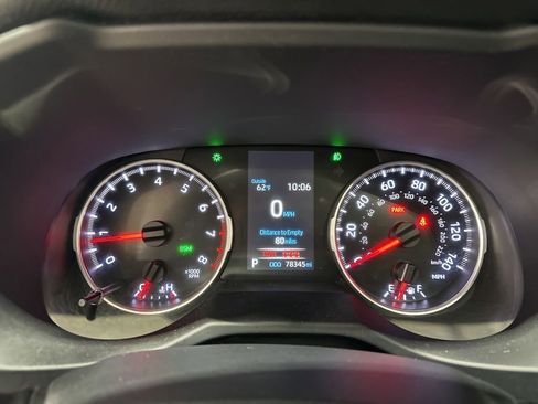 Used 2022 Toyota RAV4 XLE Premium AWD/4WD image 9