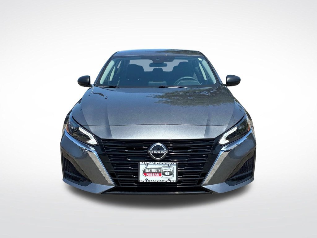 Used 2024 Nissan Altima 2.5 SV AWD/4WD image 2