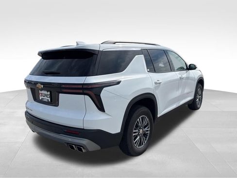 Used 2025 Chevrolet Traverse LT AWD/4WD image 11