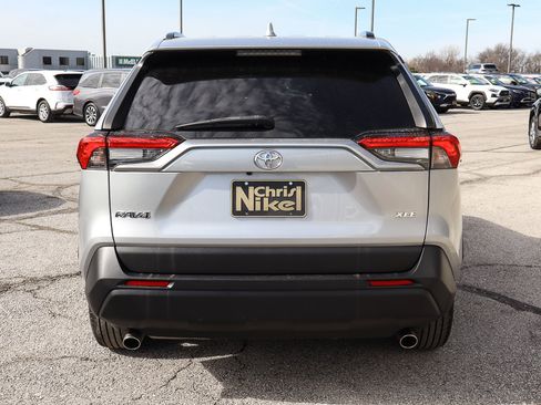Used 2021 Toyota RAV4 XLE image 5