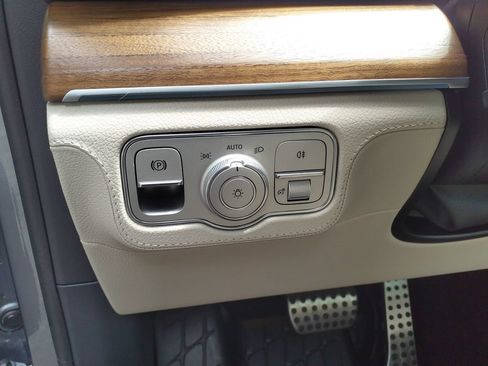 Certified 2024 Mercedes-Benz GLS 580 4MATIC image 27