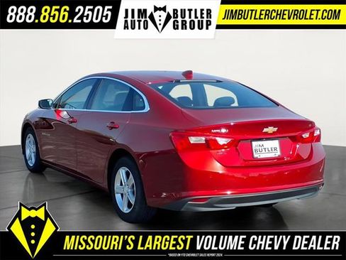 Used 2024 Chevrolet Malibu LT image 2