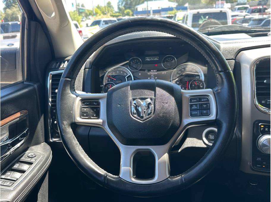Used 2018 RAM 1500 Laramie w/ Convenience Group AWD/4WD image 16
