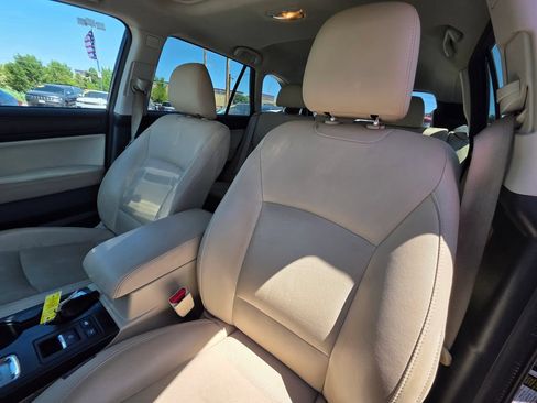 Used 2016 Subaru Outback 3.6R Limited AWD/4WD image 16