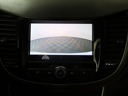 Used 2022 Chevrolet Trax LS image 37