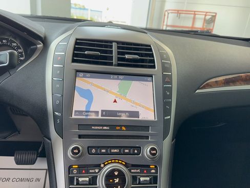 Used 2019 Lincoln MKZ Reserve FWD image 21