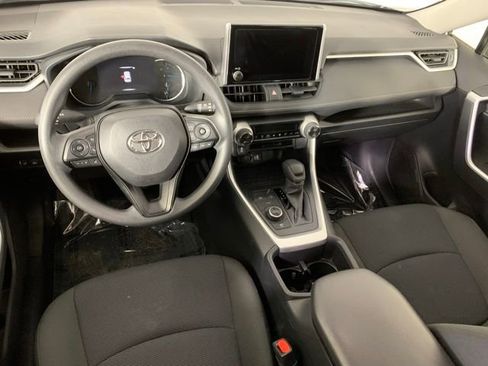 Used 2025 Toyota RAV4 LE AWD/4WD image 4