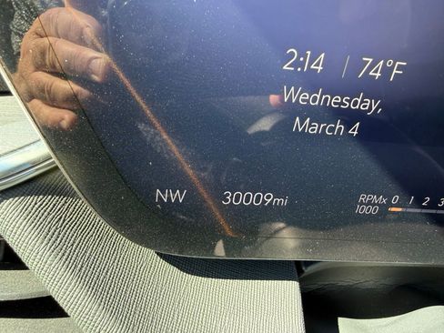 Used 2025 Buick Enclave Preferred image 16