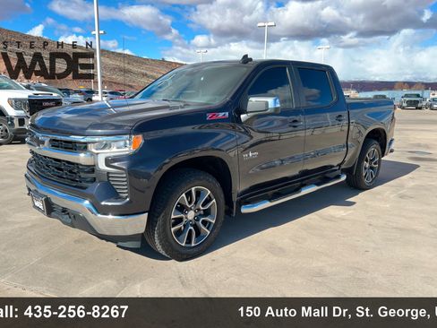 Used 2022 Chevrolet Silverado 1500 LT w/ Z71 Off-Road Package image 1