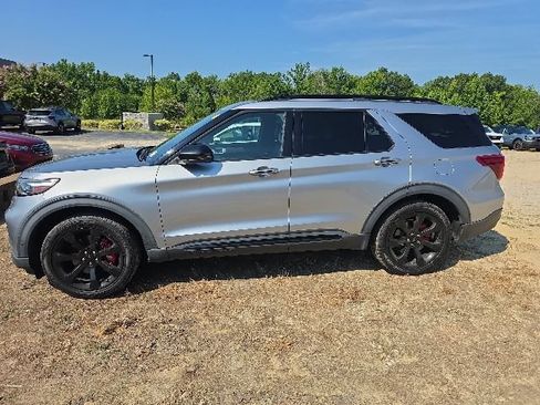 Used 2020 Ford Explorer ST w/ ST Street Pack AWD/4WD image 2