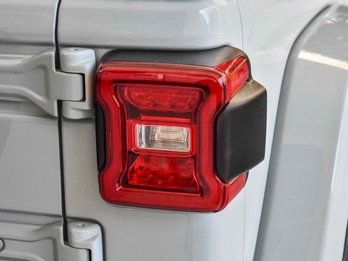 Used 2023 Jeep Wrangler Unlimited Sahara w/ Cold Weather Group image 7