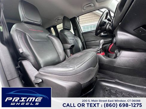 Used 2015 Jeep Renegade Trailhawk w/ Premium Leather Group AWD/4WD image 17