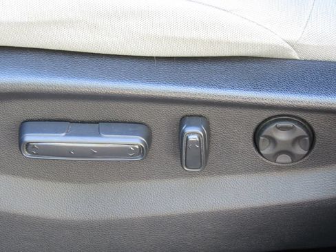 Used 2019 Honda CR-V EX image 13