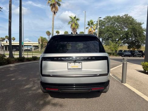 Used 2025 Land Rover Range Rover SE AWD/4WD image 4