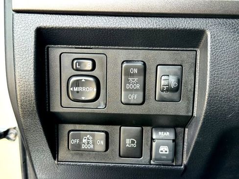 Used 2018 Toyota Tundra SR5 w/ Truck Exterior Package image 14