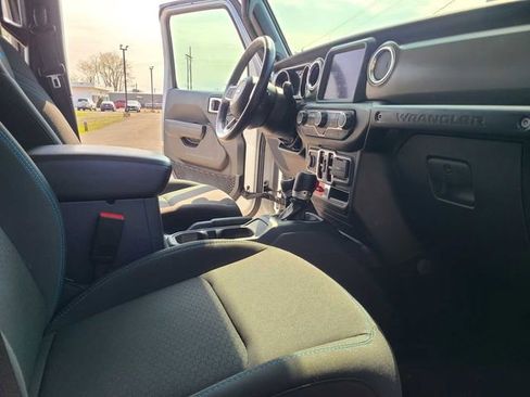 Used 2023 Jeep Wrangler Unlimited Rubicon 4xe w/ Steel Bumper Group AWD/4WD image 19