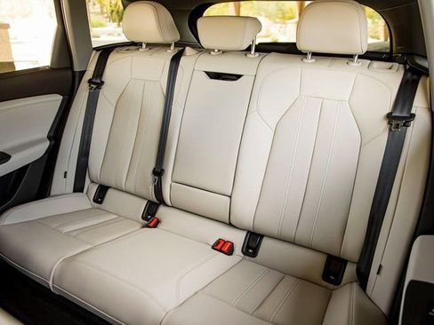 Certified 2025 Audi Q6 e-tron Premium Plus w/ Premium Plus RWD image 20