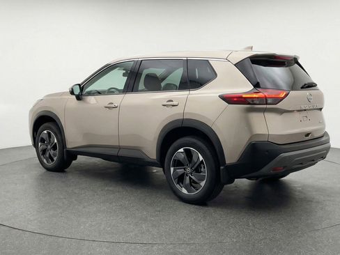 Used 2025 Nissan Rogue SV image 6