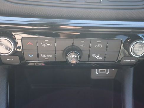 New 2026 Jeep Compass Latitude image 12