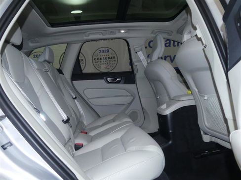 Used 2024 Volvo XC60 T8 Ultimate image 18