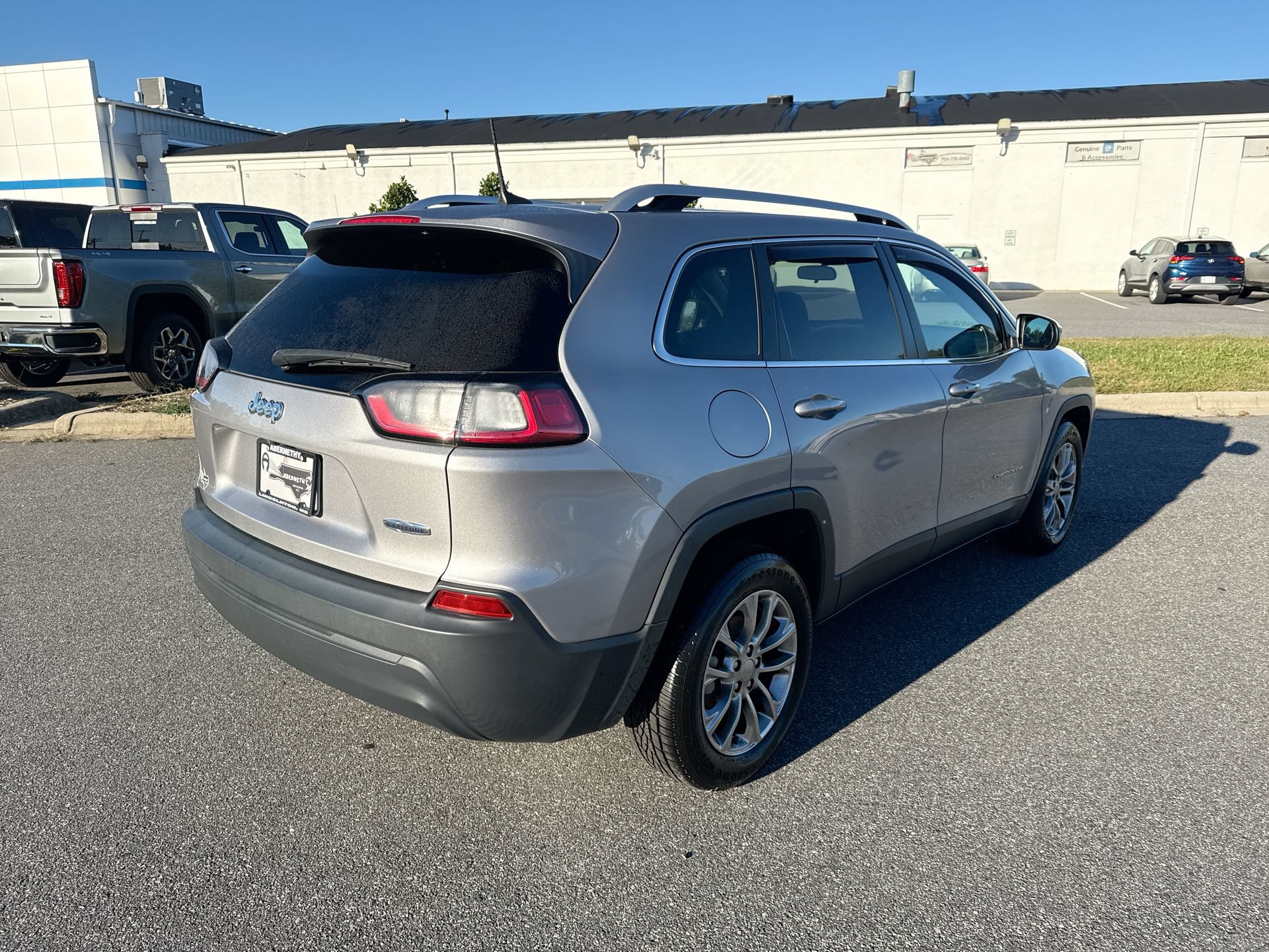 Used 2019 Jeep Cherokee Latitude Plus FWD image 6