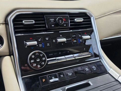 Used 2025 Nissan Armada Platinum Reserve AWD/4WD image 19