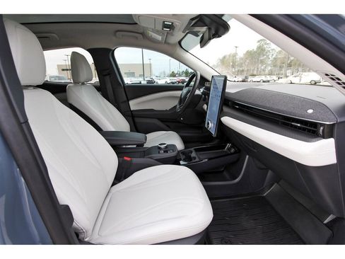 Used 2023 Ford Mustang Mach-E Premium image 26