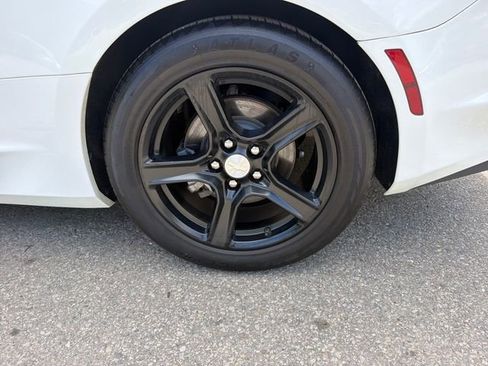 Used 2020 Chevrolet Camaro LT RWD image 31