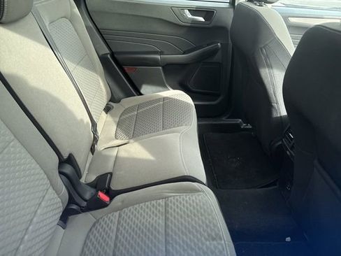 Used 2021 Ford Escape SE w/ SE Sport Appearance Package image 9