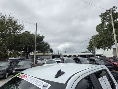 Used 2020 Chevrolet Silverado 1500 LT image 12