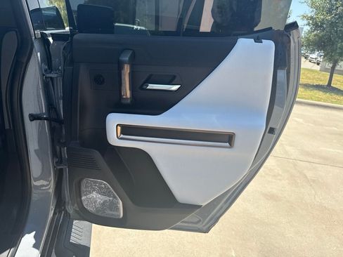 Used 2025 GMC Hummer EV 3X AWD/4WD image 15