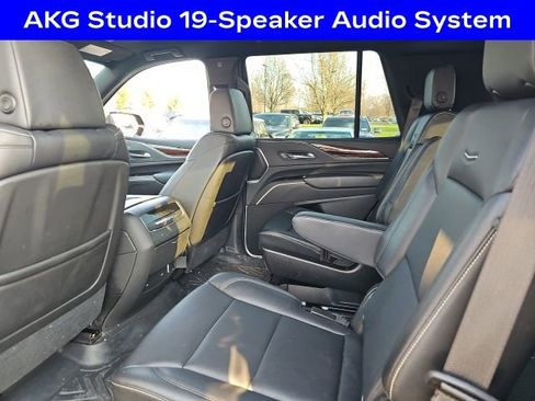 Used 2021 Cadillac Escalade Luxury AWD/4WD image 6