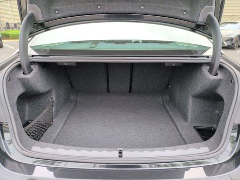 Used 2025 BMW 330i Sedan w/ M Sport Package image 32