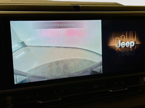 Used 2025 Jeep Wrangler Sahara w/ Safety Group image 22