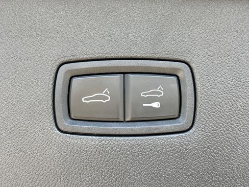 Used 2025 Porsche Cayenne E-Hybrid Coupe image 9