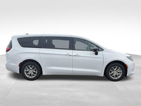 New 2026 Chrysler Voyager LX FWD image 2