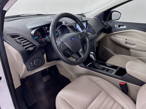 Used 2019 Ford Escape SEL image 9