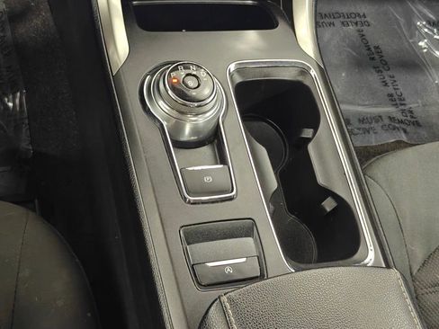 Used 2019 Ford Fusion SE image 9